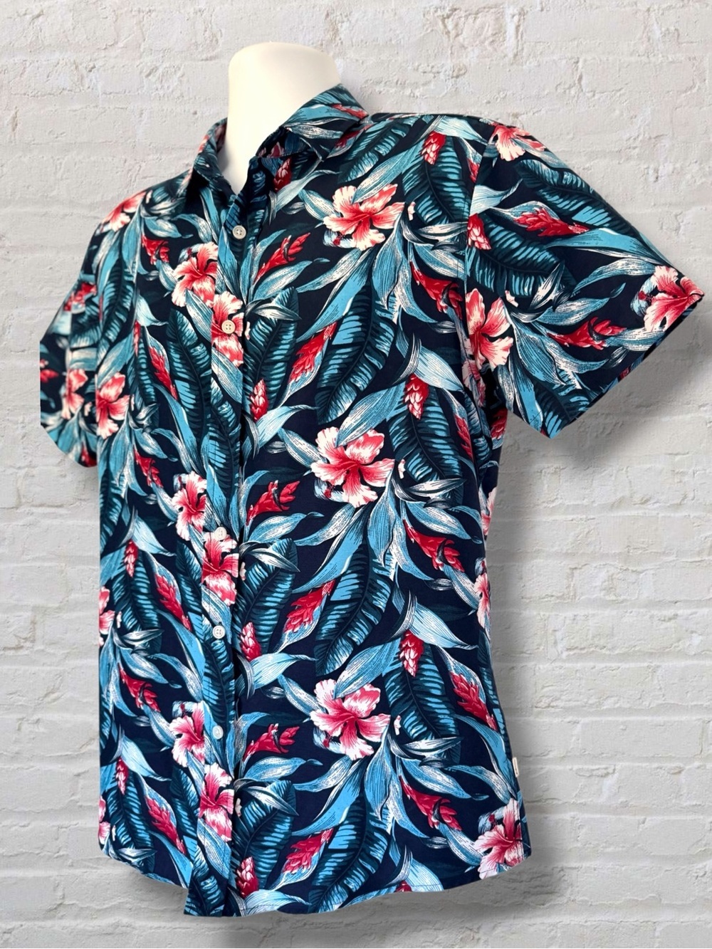Julian & Mark Hawaiian Shirt Mens M Tropical Floral Navy Resort Aloha - Picture 6 of 9